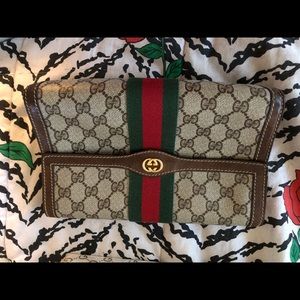 Vintage Gucci clutch